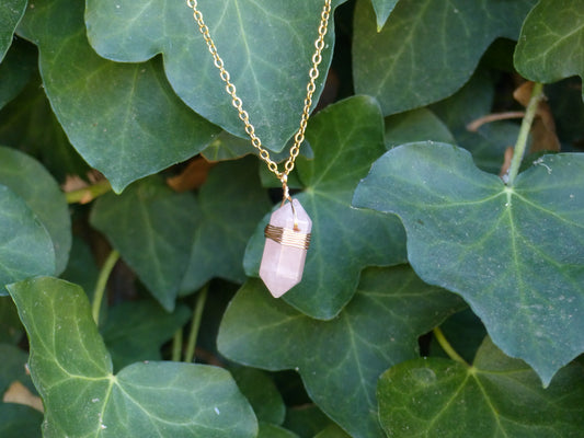 Pendentif en Quartz Rose - Le Murmure des Dryades